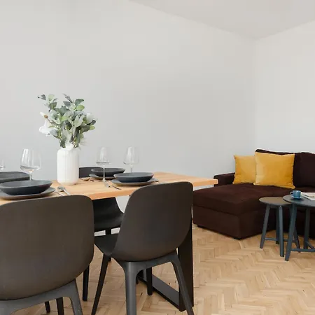 Family Near Old Town By Renters 아파트 바르샤바