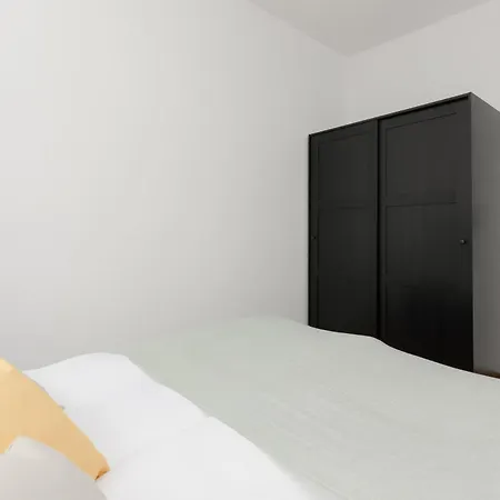 Family Near Old Town By Renters * Warszawa