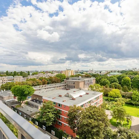 Family Near Old Town By Renters Apartament