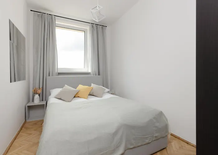 Family Near Old Town By Renters Warsaw