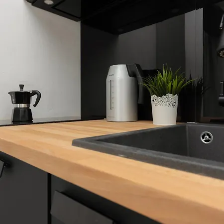 Family Near Old Town By Renters ורשה