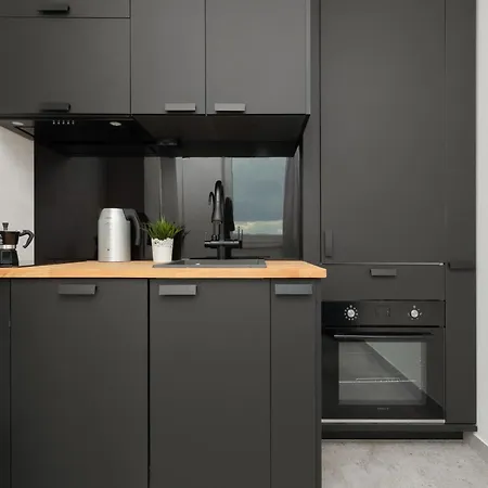 Family Near Old Town By Renters شقة وارسو